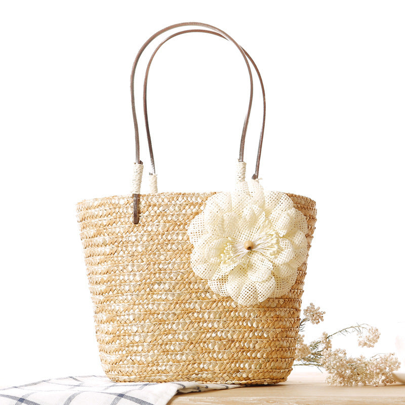 Strandtasche mit Dekorativer Blumendetailverzierung Brehn