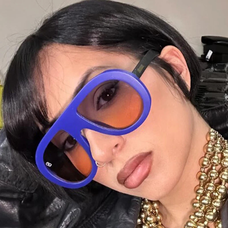 Damen oversized Sonnenbrille im futuristischen Design Brehn