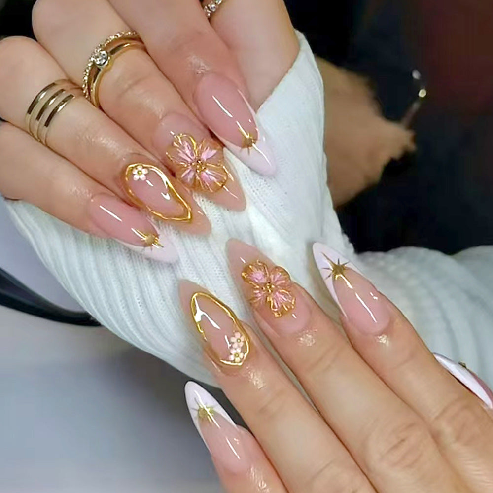 Elegante florale Gel-Nagelkunst Brehn