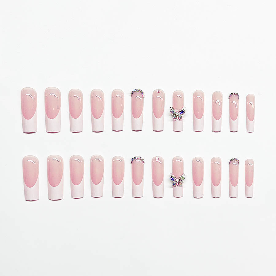 Kunstnagelset mit elegantem Design und funkelnden Strassakzenten Brehn