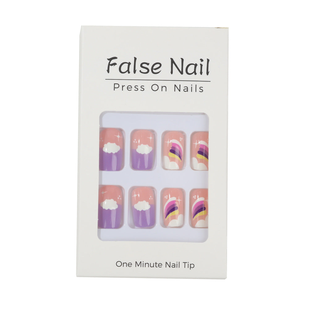 Kreatives Nail Art Set mit bunten Regenbogen- und Wolkenmotiven Brehn