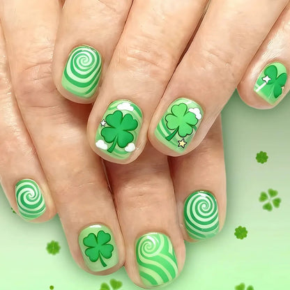 Festliche Kleeblatt Nagelkunst Brehn