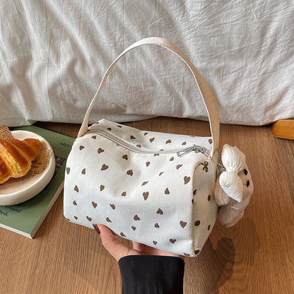 Hübsche Handtasche mit Herzmuster