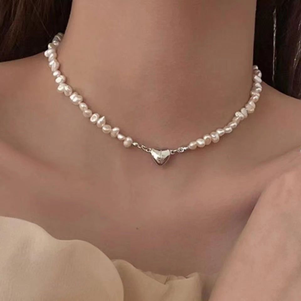 Elegantes Silberperlenarmband mit Herzdetails Brehn