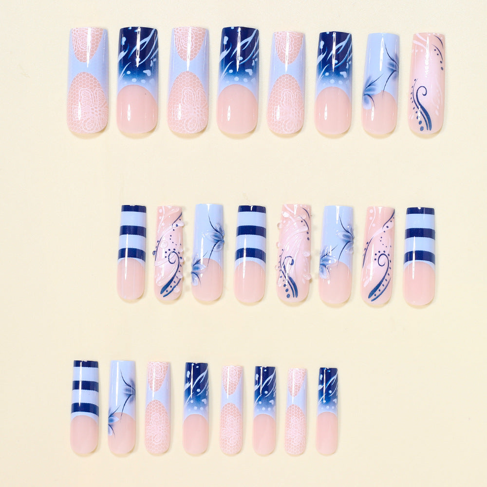 Künstlerisches Nageldesign-Set mit von Ozean inspirierten Akzenten Brehn