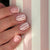 Künstliche Nagelkunst mit Streifenmuster Brehn