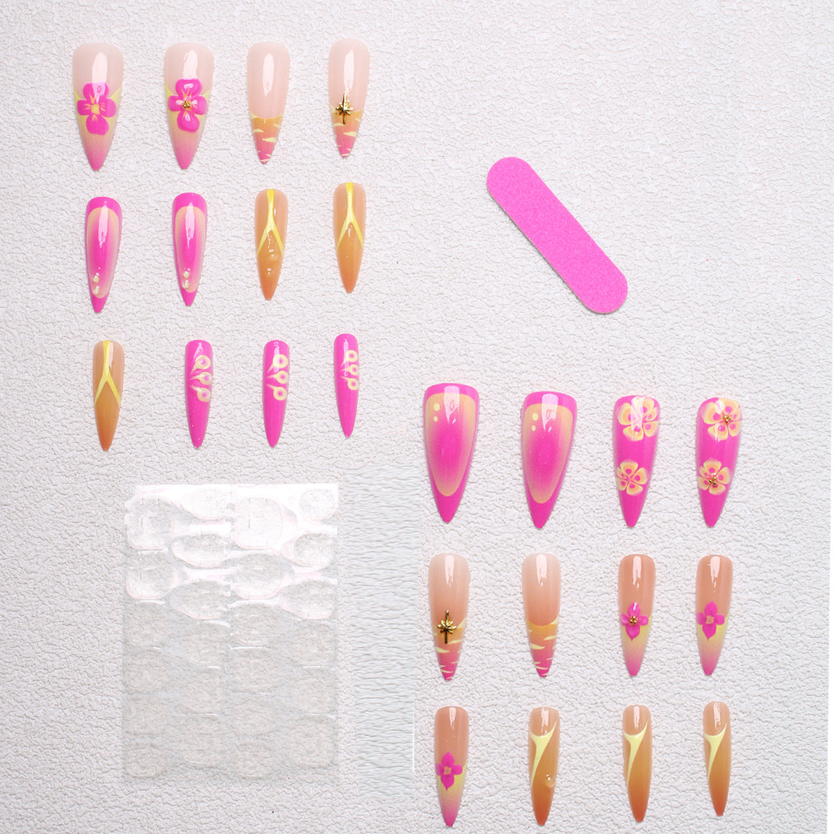 Kunstvolle Nagelspitzen mit floralen und abstrakten Designs Brehn