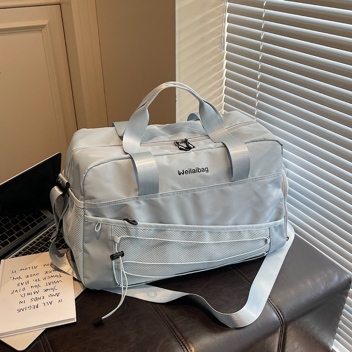 Vielseitige Reisetasche mit mehreren Fächern Brehn