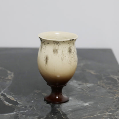 Künstlerische dekorative Fußvase