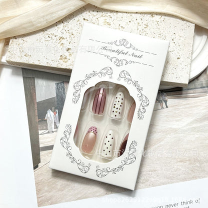 Elegantes Press-On-Nageldesign-Set Brehn