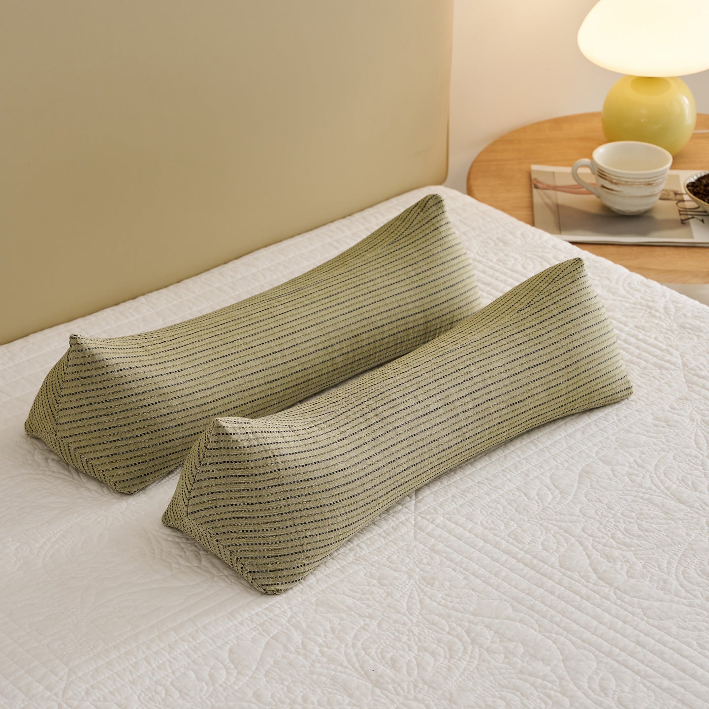 Ergonomische Nackenstützrolle mit Speziellem Komfortdesign Brehn