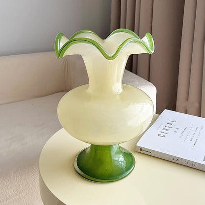 Mouthblown gerippte Podest Kunstglas Trompetenvase Brehn
