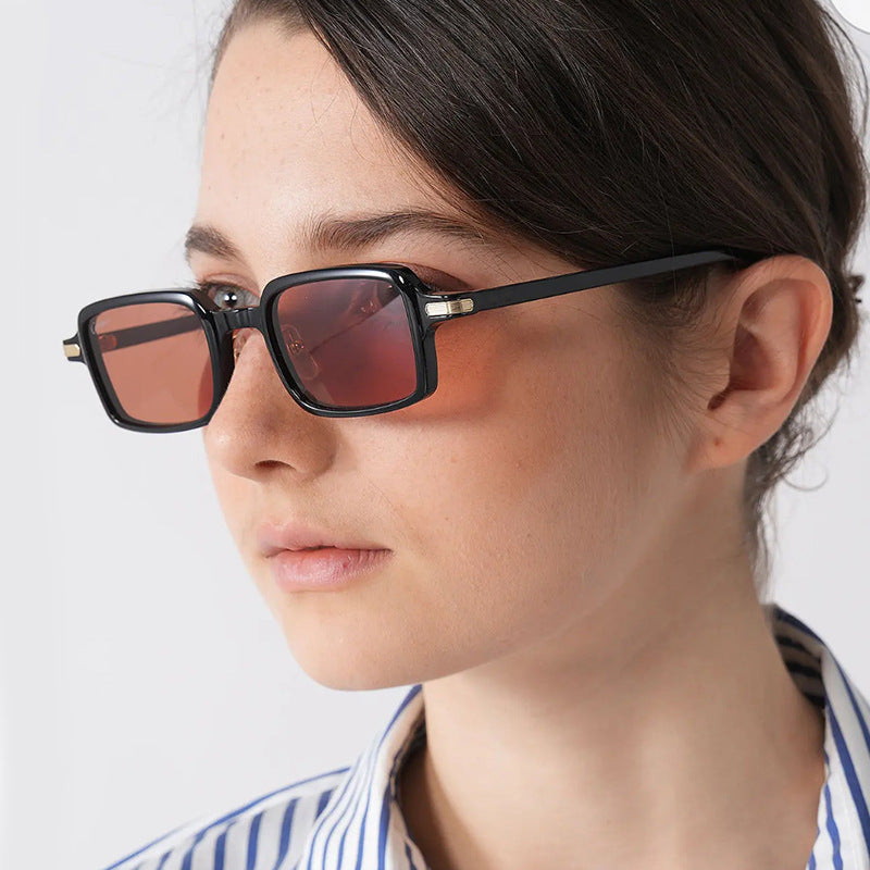 Damen quadratische Sonnenbrille mit schützendem UV-Filter und robustem Rahmen Brehn
