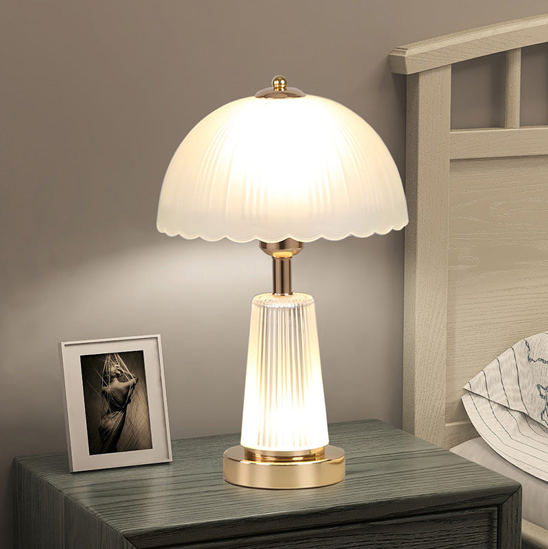 Elegante Glas-Schirm-Tischlampe