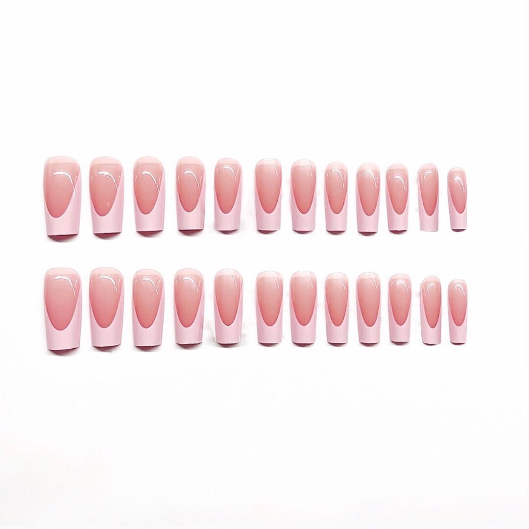Elegantes French Tip Nagelset Brehn