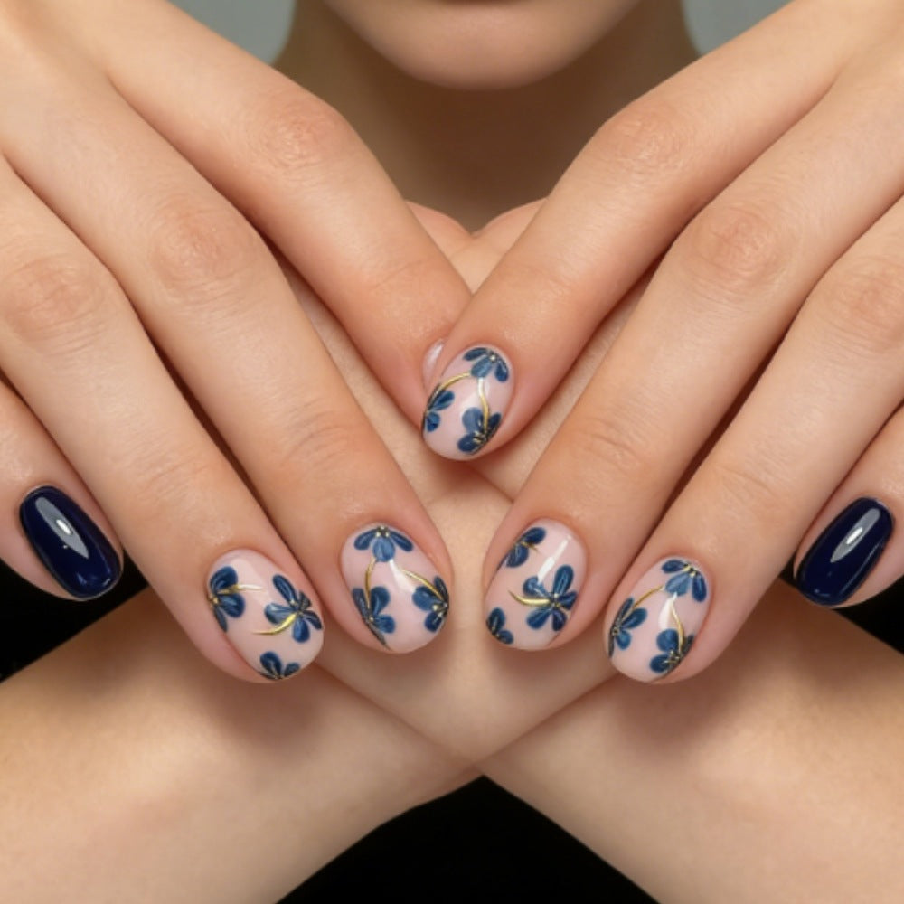 Kunstnägel Set mit Floralen Motiven und Glanz Brehn