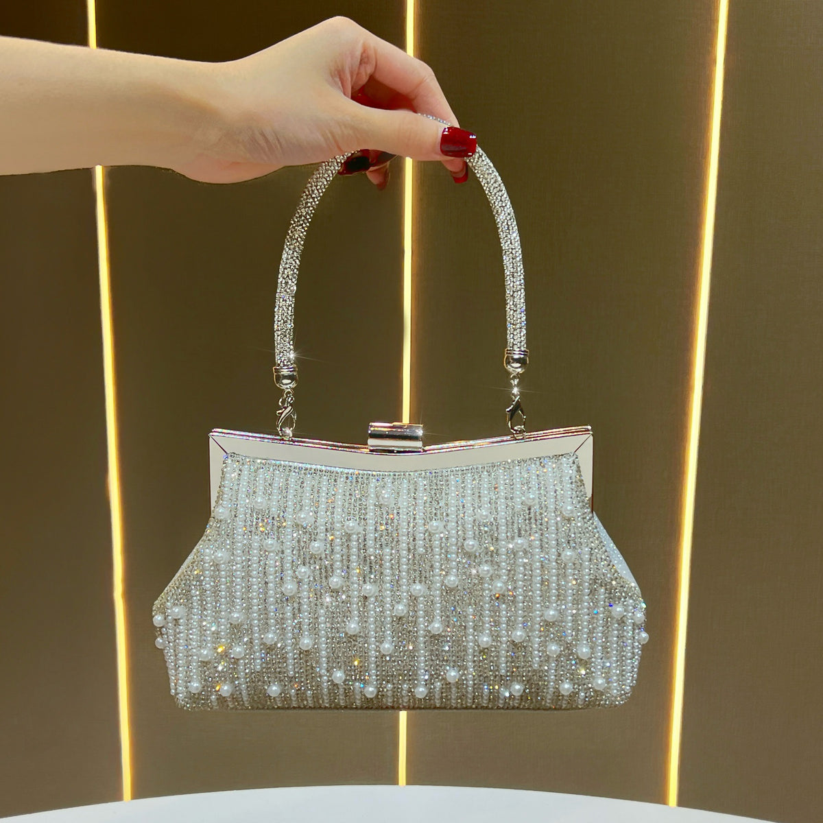 Perlenabendhandtasche