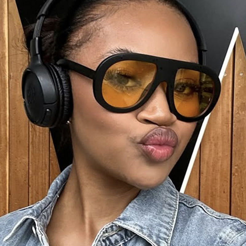 Damen oversized Sonnenbrille im futuristischen Design Brehn