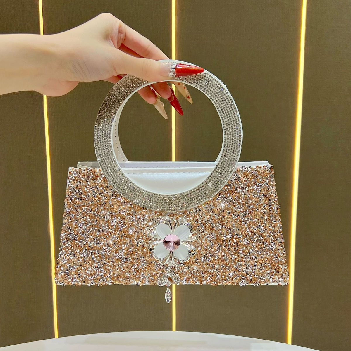 Abend Clutch