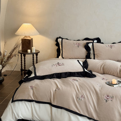 Luxuriös Gesticktes Floral Rüsche Bettbezug Set