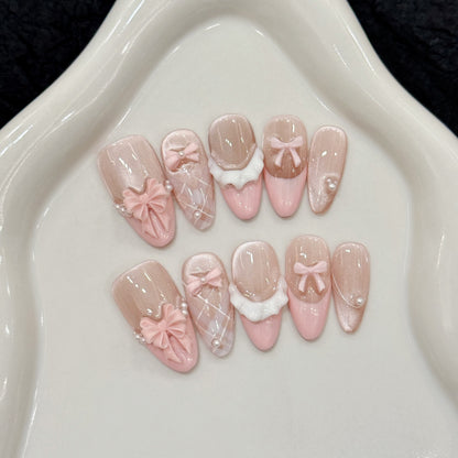 Dekoratives Press-On Nagelkunst-Set mit floralen und verspielten Designs