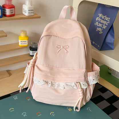 Stilvoller Bestickter Rucksack mit Schleifenakzent Brehn
