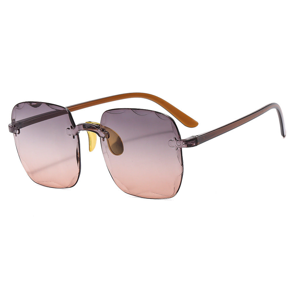 Damen oversized Sonnenbrille mit einzigartigen Designelementen Brehn