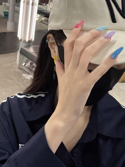 Bunte Gel-Nagelerweiterungen