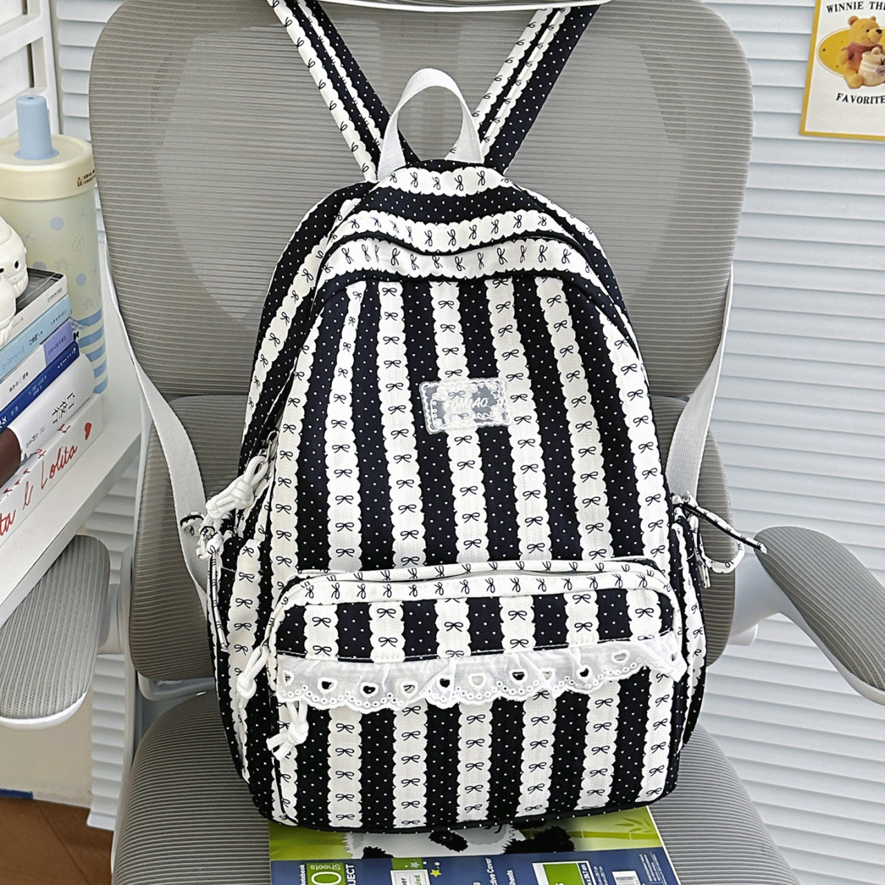 Stylischer floral gestickter Rucksack