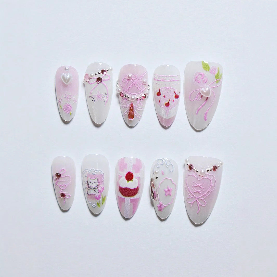 Künstlerisches Herz-verziertes Press-On Nagelset Brehn