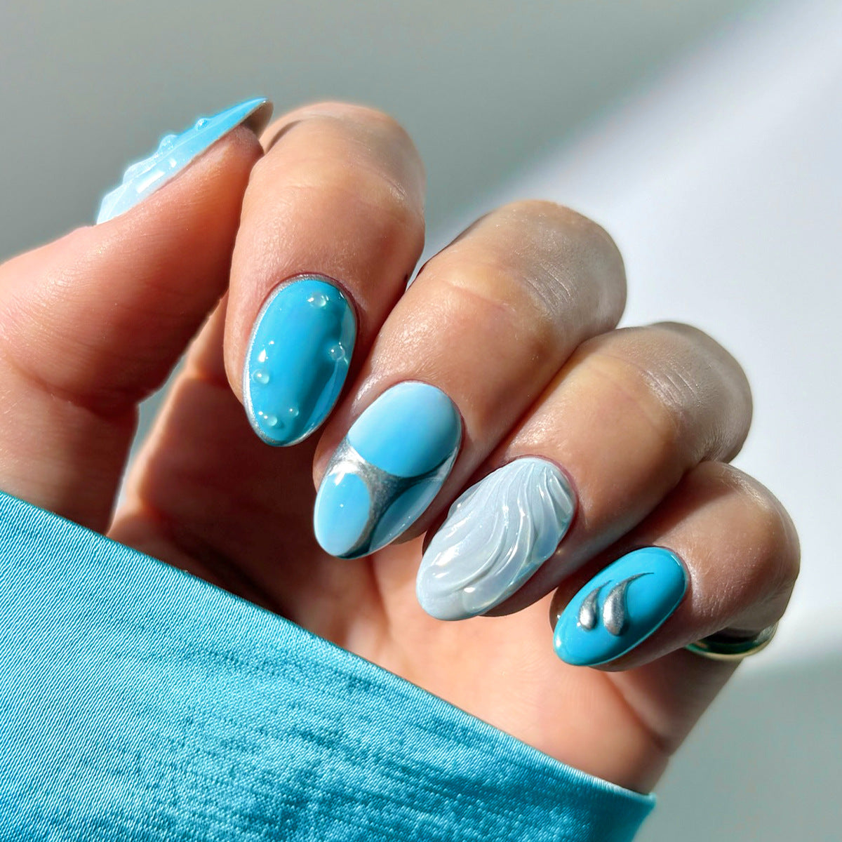 Kreative und kunstvolle Nagelkunst Steine Brehn