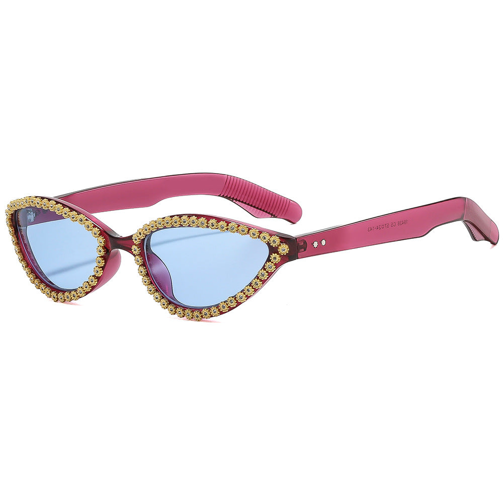 Damen Glamouröse Cat-Eye-Sonnenbrille mit funkelnden Blumenakzenten Brehn