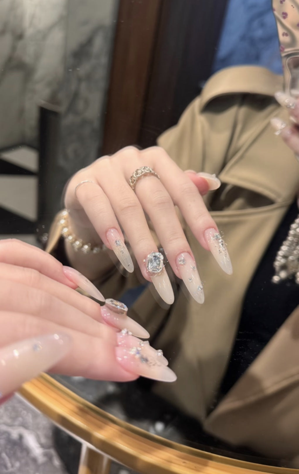 Strass-Besetzte Stiletto Nagelverlängerungen
