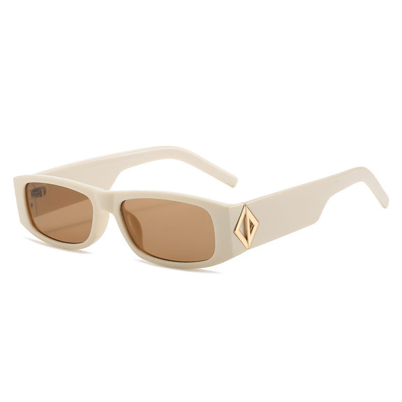 Damen modische Sonnenbrille mit asymmetrischem Rahmen und goldfarbenen Details Brehn