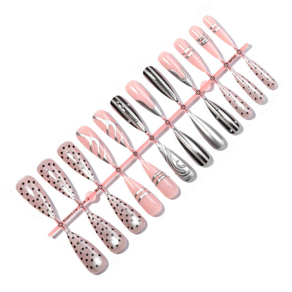 Kunstnagelset mit luxuriösen 3D-Designs und eleganten Akzenten Brehn