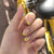 Künstliche Nagelkunst mit blühendem Design Brehn