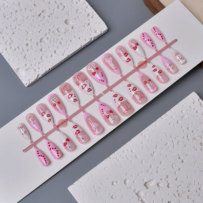 Romantisches Kuss-Thematisches Press-On Nagelset Brehn