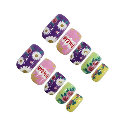 Kunstnagelset mit floralen und kreativen Designs Brehn