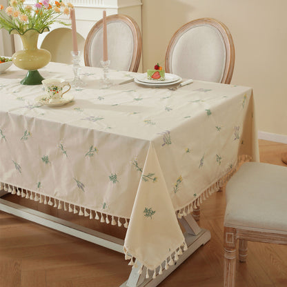 Bestickte Blumen-Tischdecke