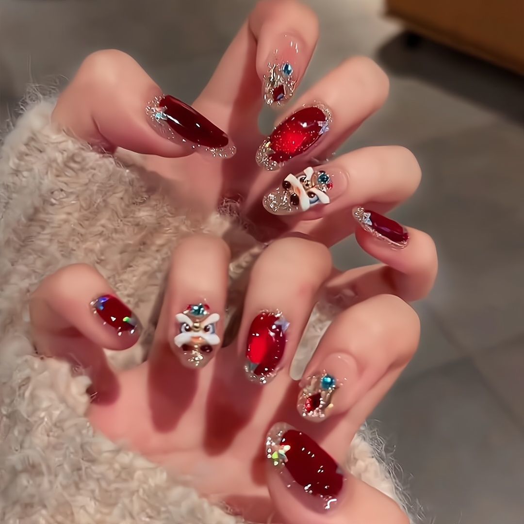 Künstlerische mit Strass veredelte Nagelverlängerungen Brehn