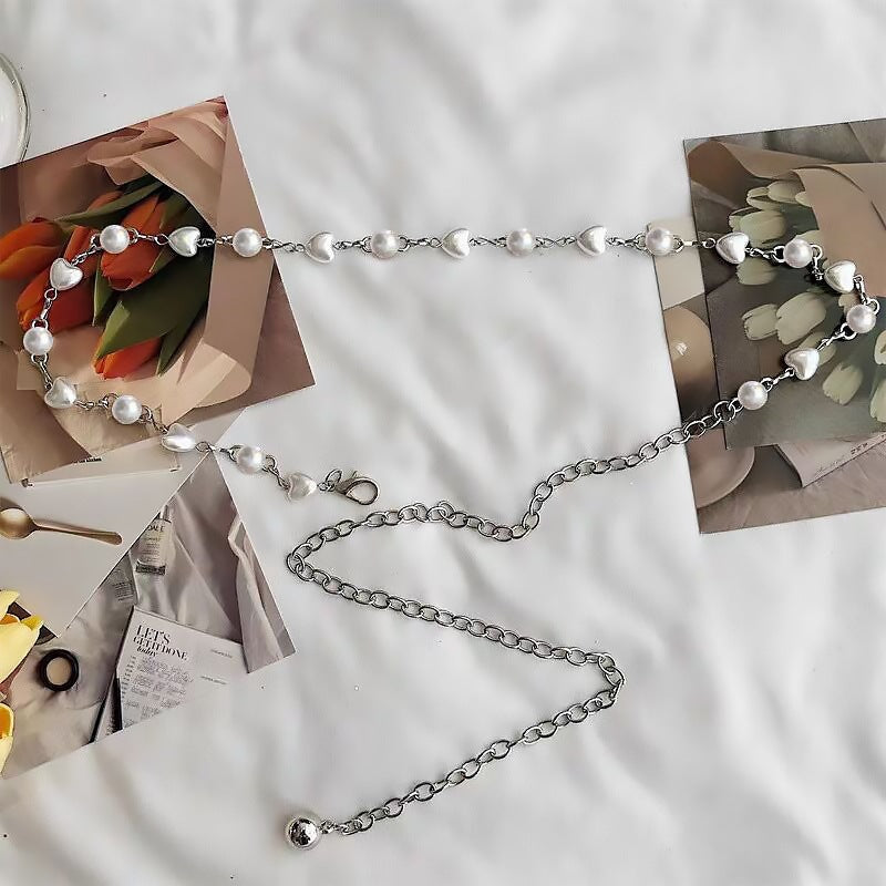 Elegante Kette mit Perlen und Herzanhängern Brehn