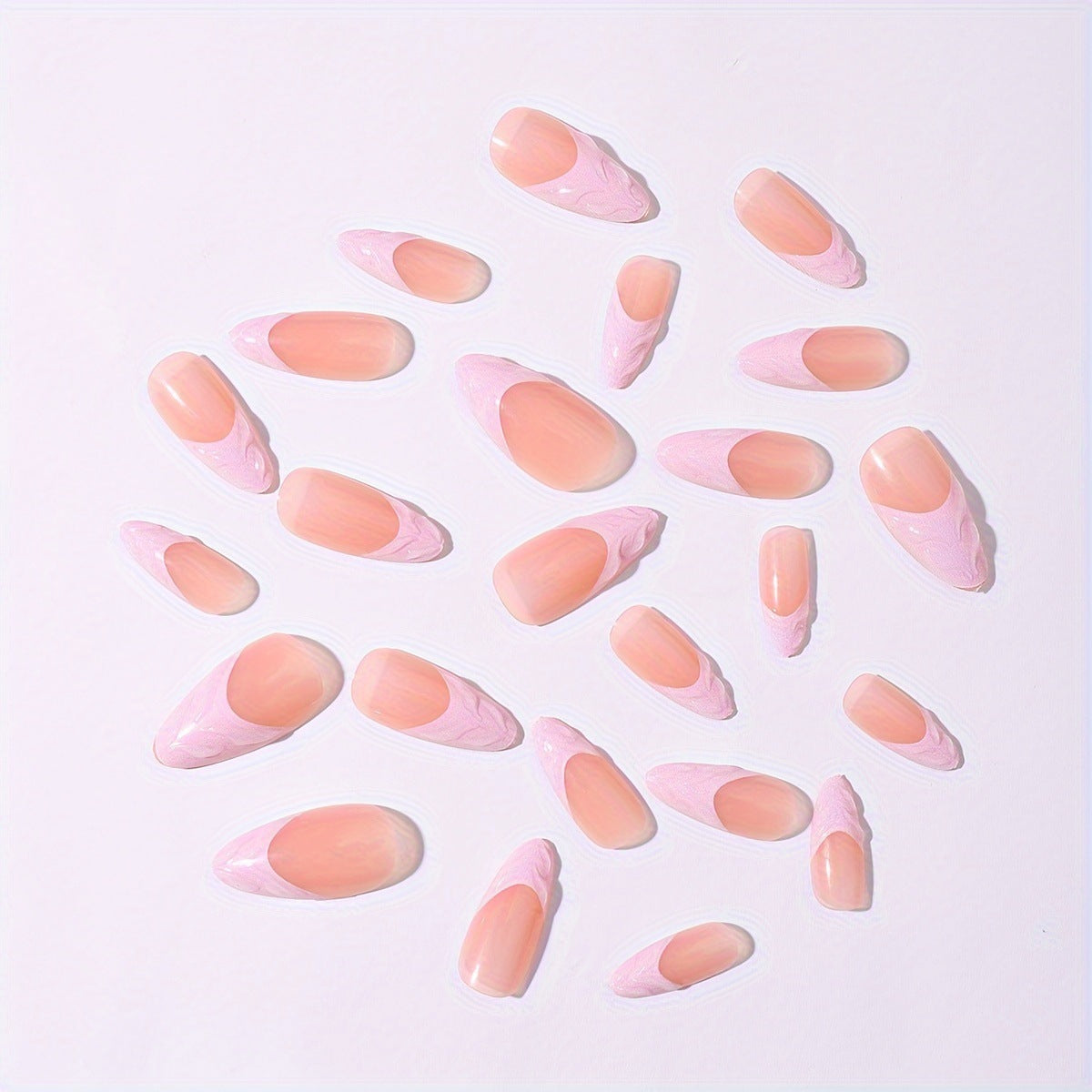Kunstnagelset mit eleganten Spitzen und filigranem Design Brehn