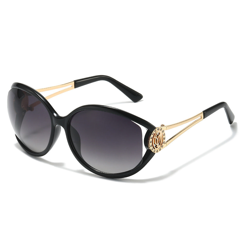 Designer Cat-Eye Sonnenbrille mit goldenen Akzentdetails Brehn