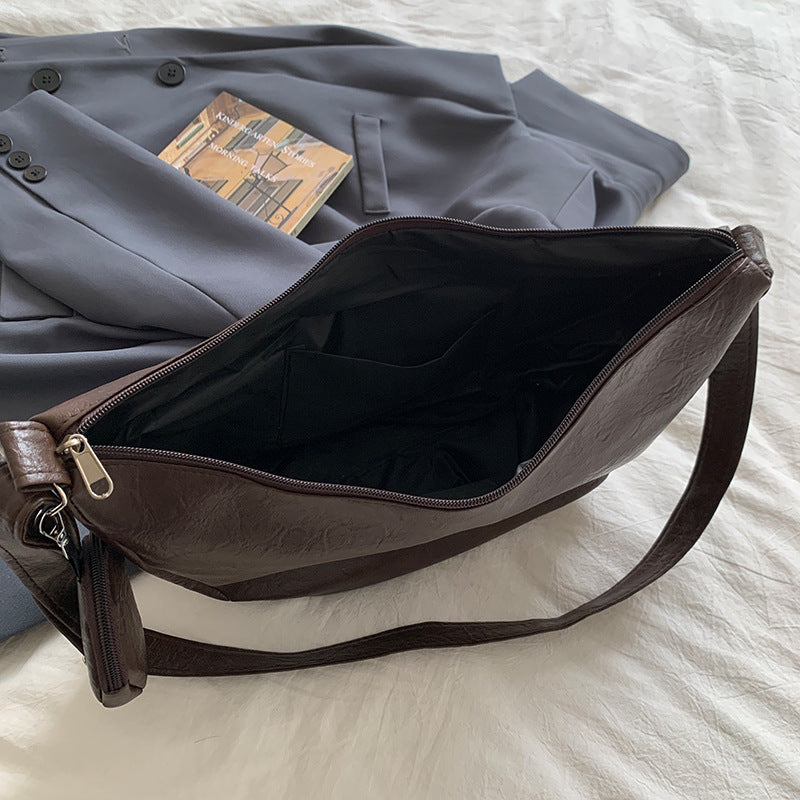 Lässige Schultern tote Tasche