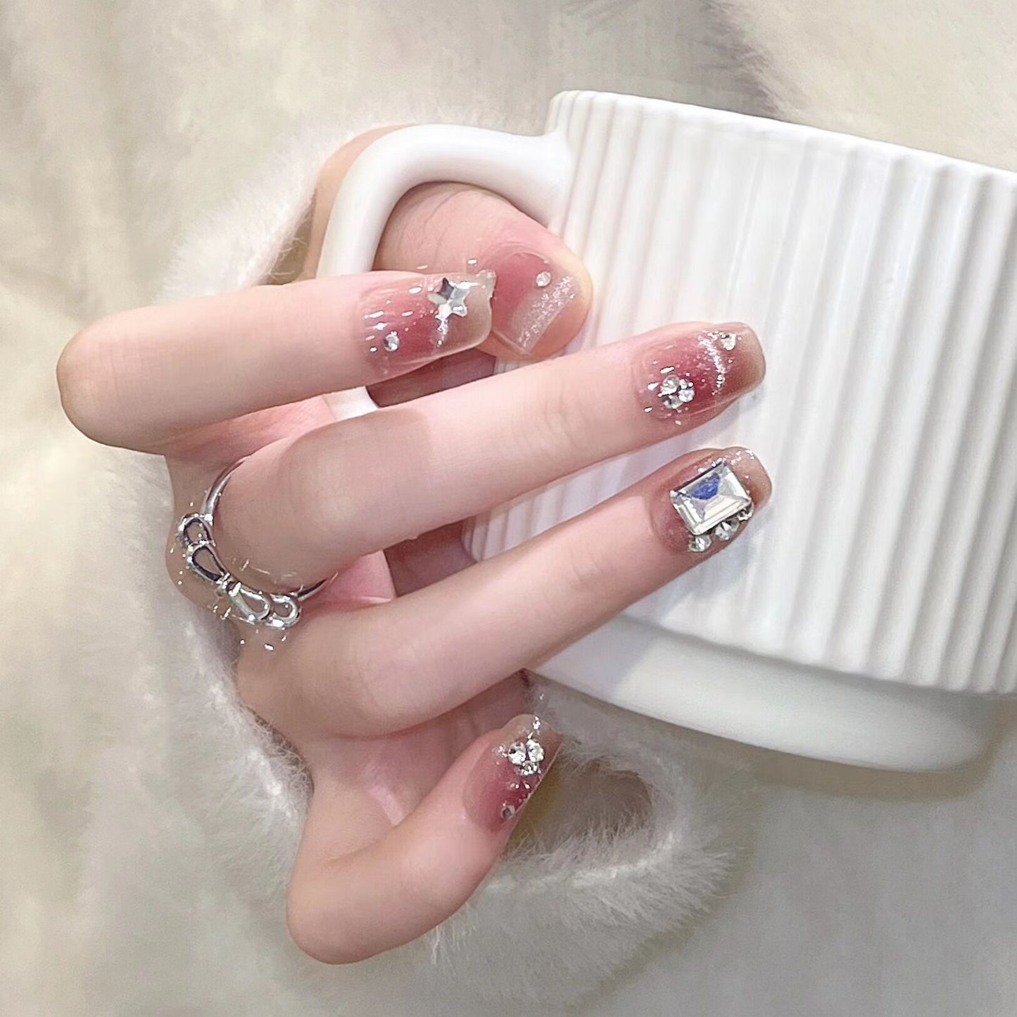 Premium Glitzernde Press-On Nagelerweiterungen Brehn