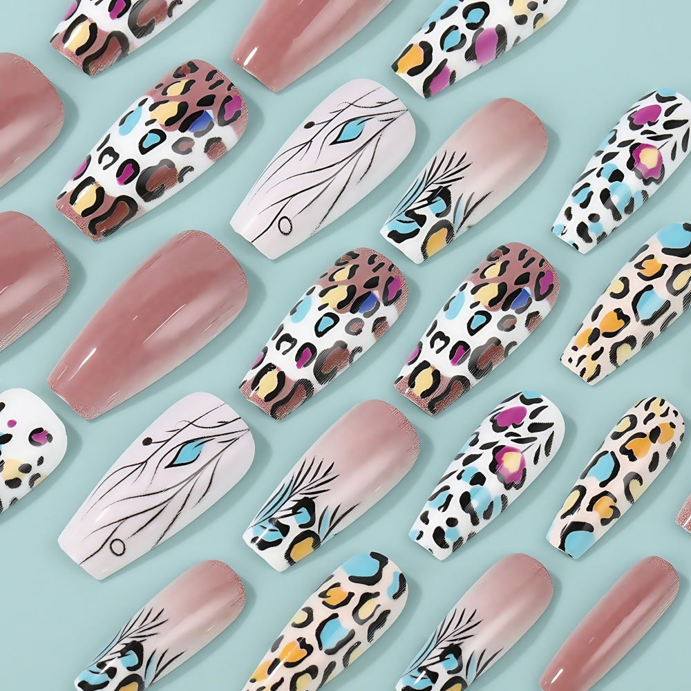 Kreatives Kunstnagel Set mit Leoparden- und Blumenmustern Brehn