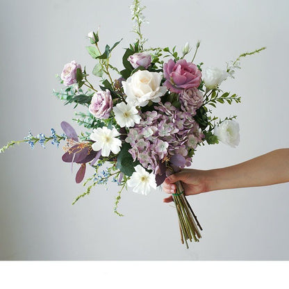 Realistischer gemischter Blumenstrauß