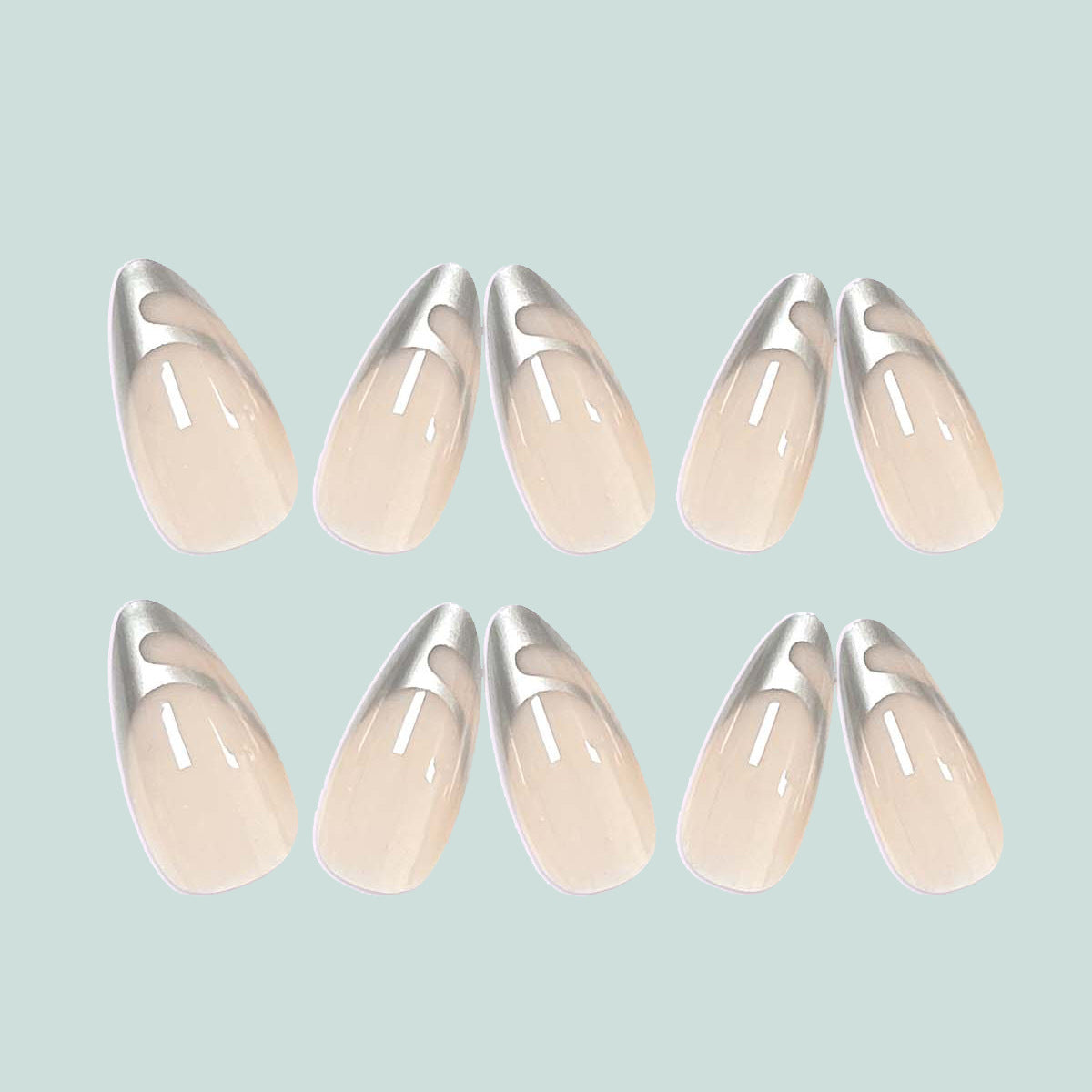 Exklusive Stiletto Kunstnägel mit Metallic-Akzenten Brehn