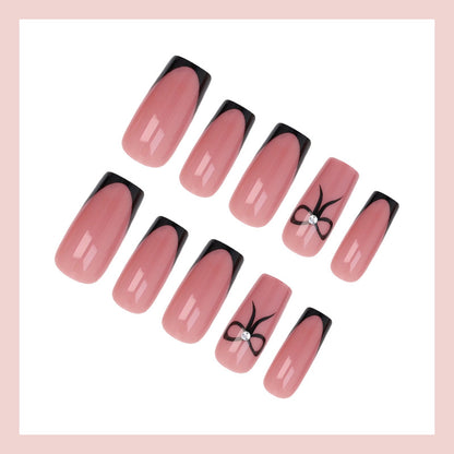 Kunstnagelset mit eleganten Details Brehn