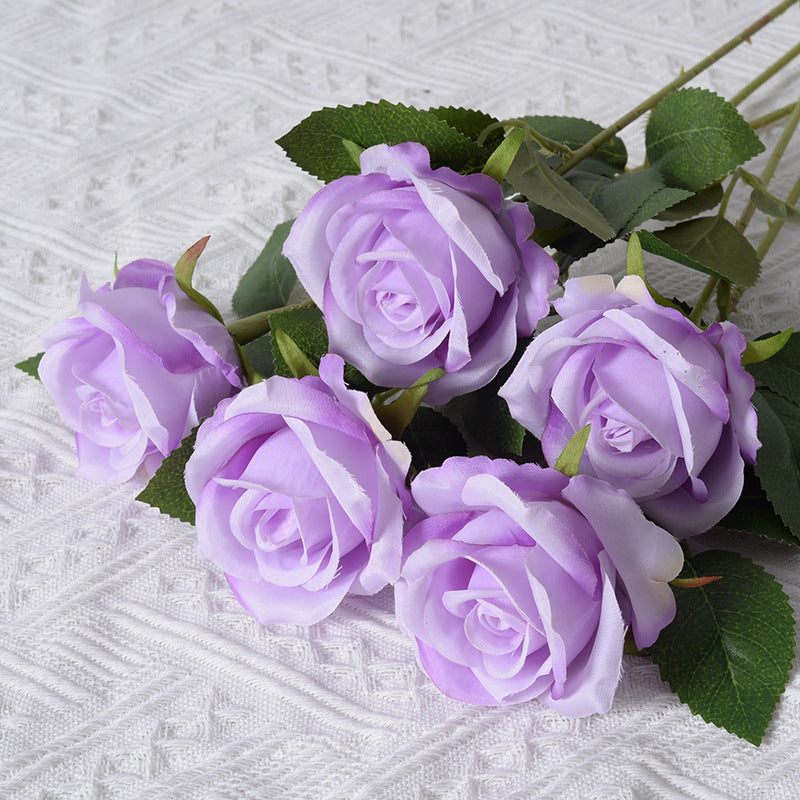 Elegante Seiden schwarze Rosenstiel